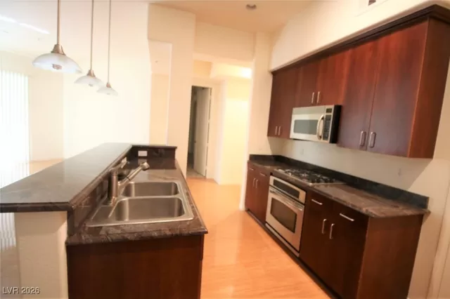 MLS: 2748739 Condo For Sale