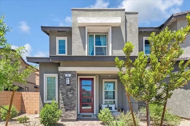 MLS: 2748747 Condo For Sale