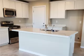 Photo #1: 2748773 Listing 