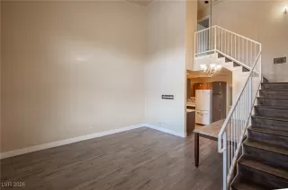 Photo #5: 2748826 Listing