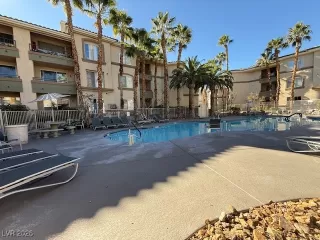 Photo #3: 2748864 Listing 