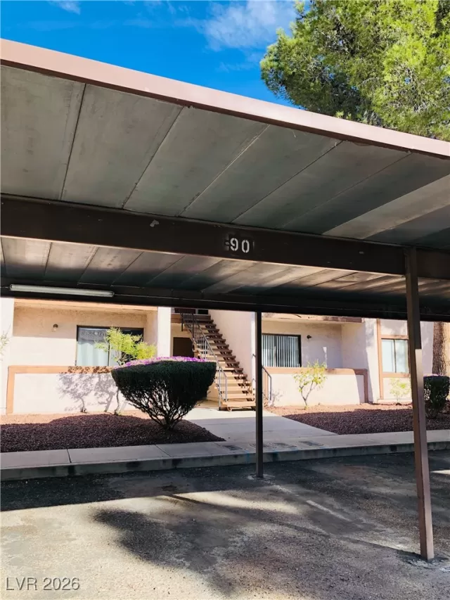 MLS: 2748867 Condo For Sale