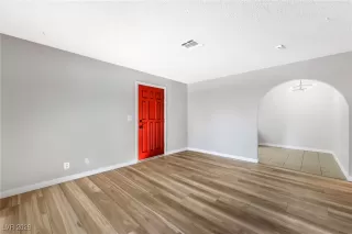 Photo #5: 2748867 Listing 