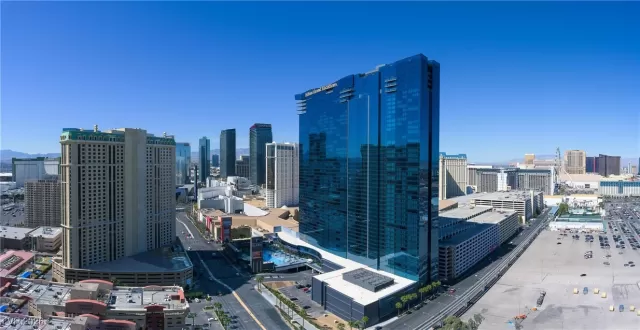 MLS: 2748872 Condo For Sale