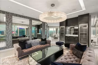 Photo #2: 2748873 Listing