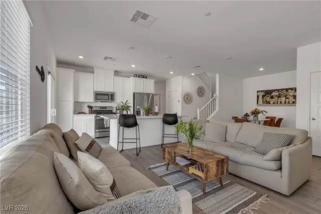 MLS: 2748903 Condo For Sale