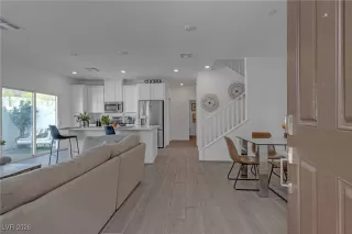 Photo #1: 2748903 Listing 