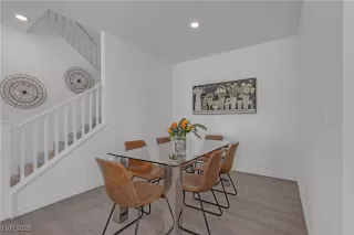 Photo #2: 2748903 Listing 