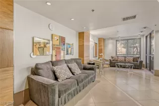 Photo #3: 2748907 Listing 