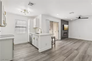 Photo #4: 2748922 Listing 