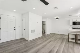 Photo #6: 2748922 Listing 