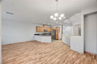 Photo #4: 2748940 Listing 