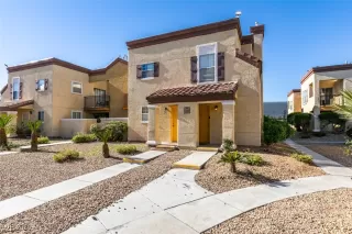 Photo #1: 2748943 Listing 