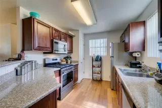 Photo #4: 2748943 Listing 