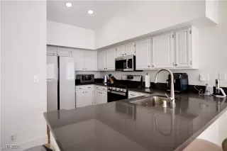 Photo #5: 2748994 Listing