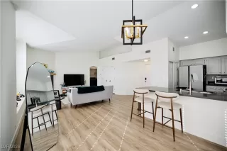 Photo #6: 2748994 Listing