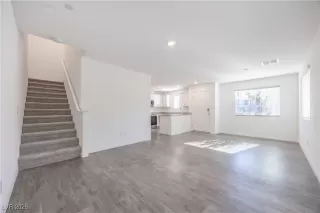 Photo #3: 2749017 Listing 