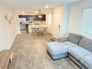 Photo #4: 2749035 Listing 