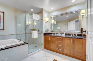 Photo #5: 2749158 Listing