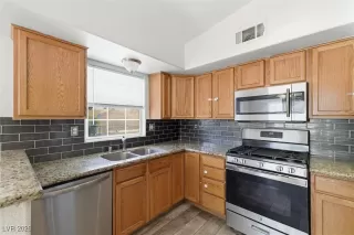 Photo #5: 2749180 Listing 