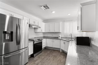 Photo #2: 2749190 Listing