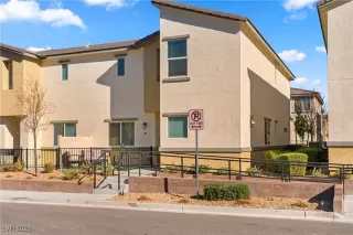 Photo #3: 2749190 Listing