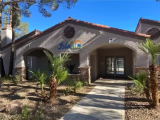 Photo #3: 2749260 Listing 