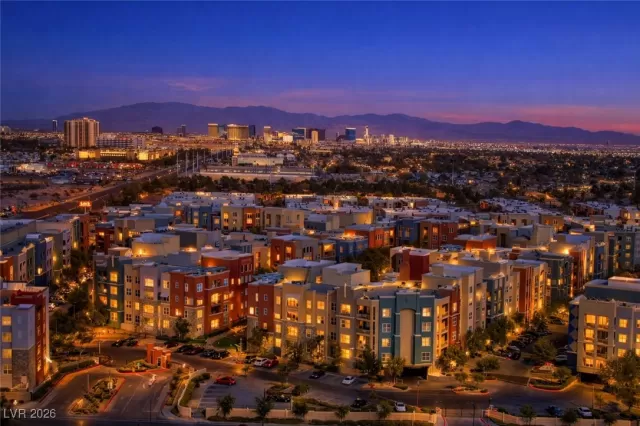 MLS: 2749293 Condo For Sale