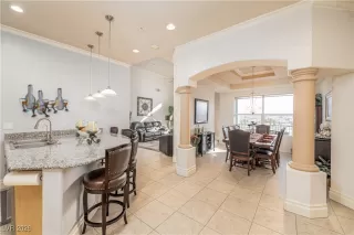 Photo #2: 2749293 Listing