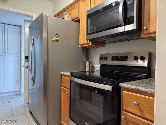 MLS: 2749294 Condo For Sale