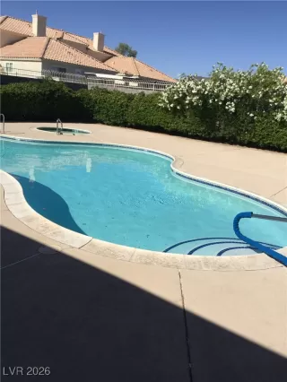 Photo #2: 2749308 Listing