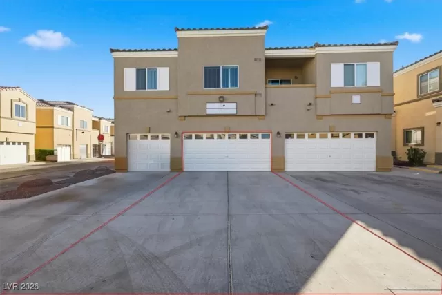 MLS: 2749388 Condo For Sale