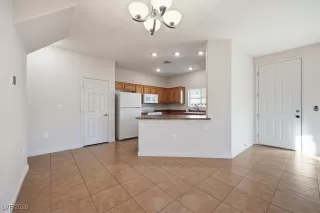 Photo #5: 2749388 Listing 