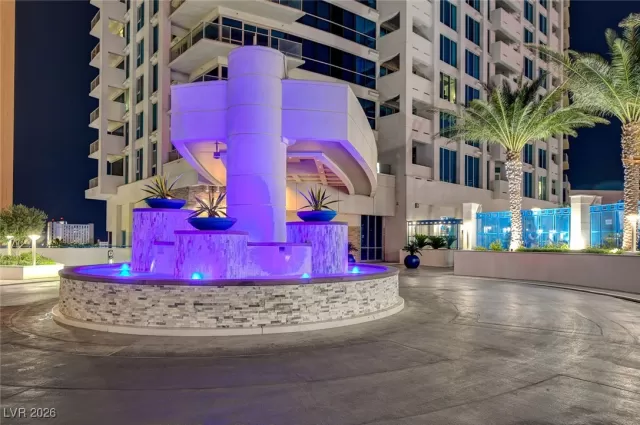 MLS: 2749402 Condo For Sale