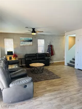 Photo #2: 2749471 Listing