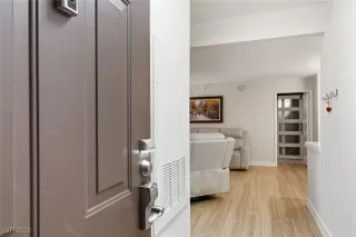 Photo #5: 2749473 Listing