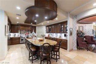 Photo #1: 2749516 Listing 