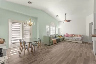 Photo #1: 2749538 Listing