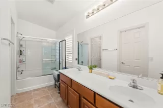 Photo #4: 2749538 Listing