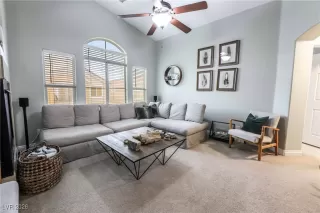 Photo #4: 2749584 Listing