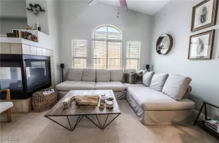 Photo #5: 2749584 Listing