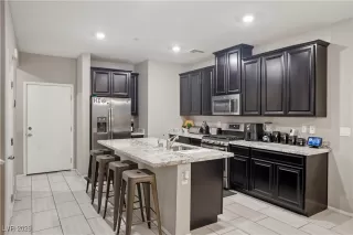 Photo #1: 2749601 Listing