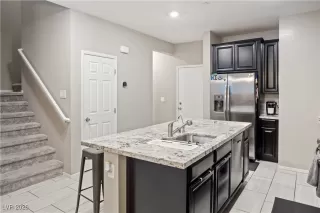 Photo #2: 2749601 Listing