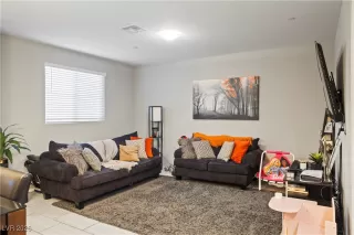 Photo #4: 2749601 Listing