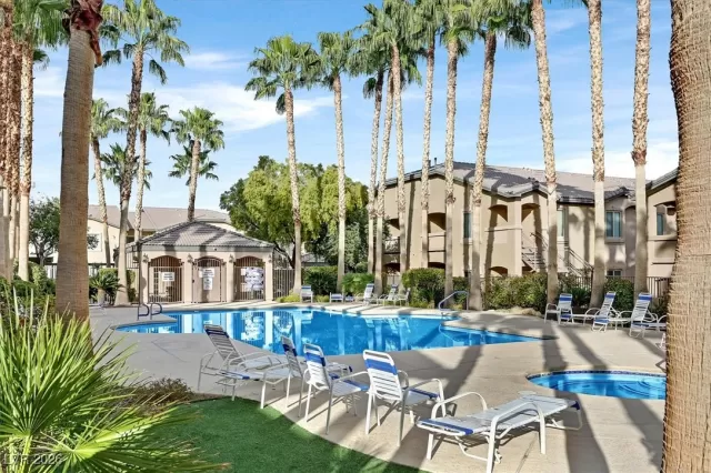 MLS: 2749637 Condo For Sale