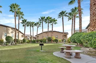 Photo #6: 2749637 Listing