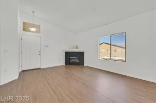 Photo #2: 2749640 Listing