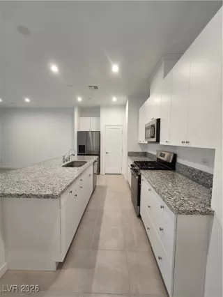 Photo #5: 2749668 Listing