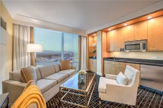 Photo #6: 2749708 Listing