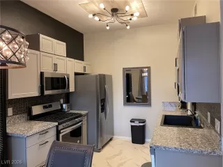 Photo #2: 2749709 Listing 